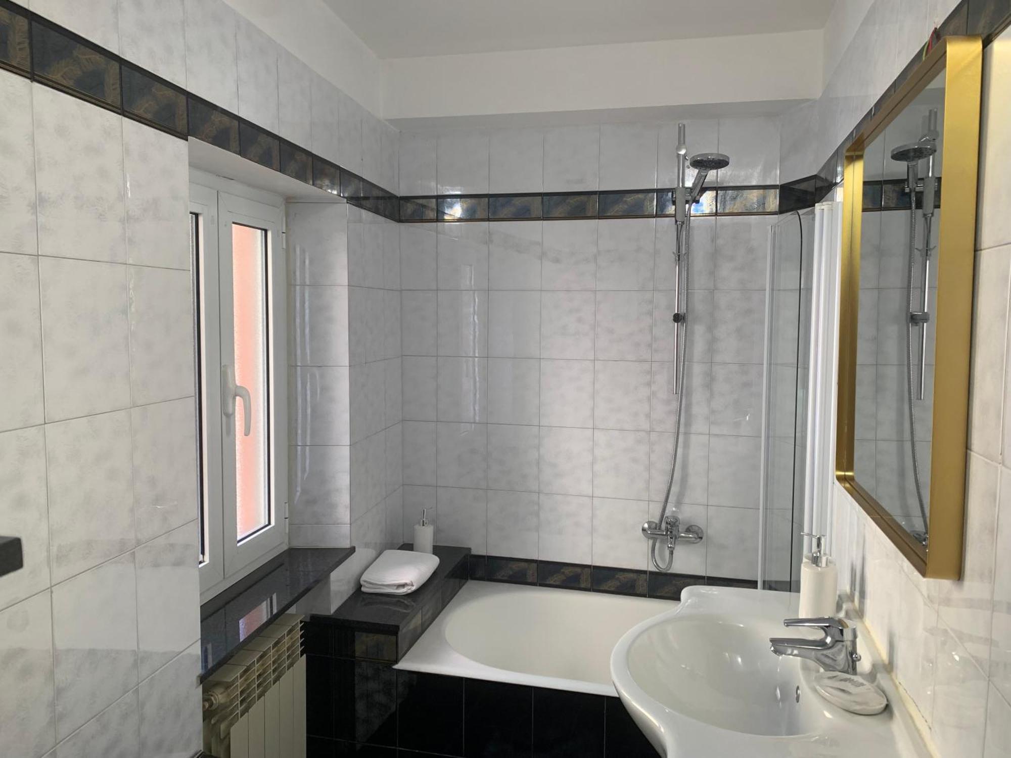 Apartamento The First Colombo Brignole XX Settembre Génova Exterior foto